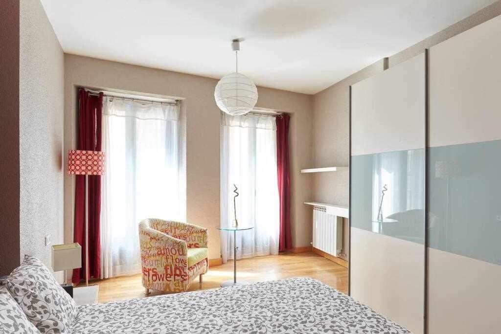 Apartamento Ayla Ayuntamiento Pamplona Luaran gambar