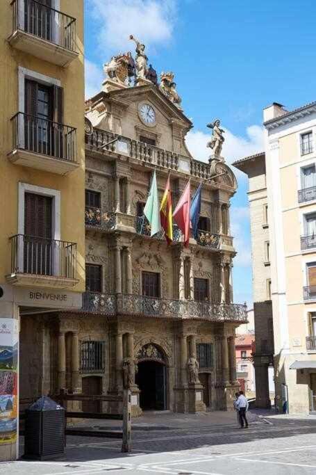 Apartamento Ayla Ayuntamiento Pamplona Luaran gambar